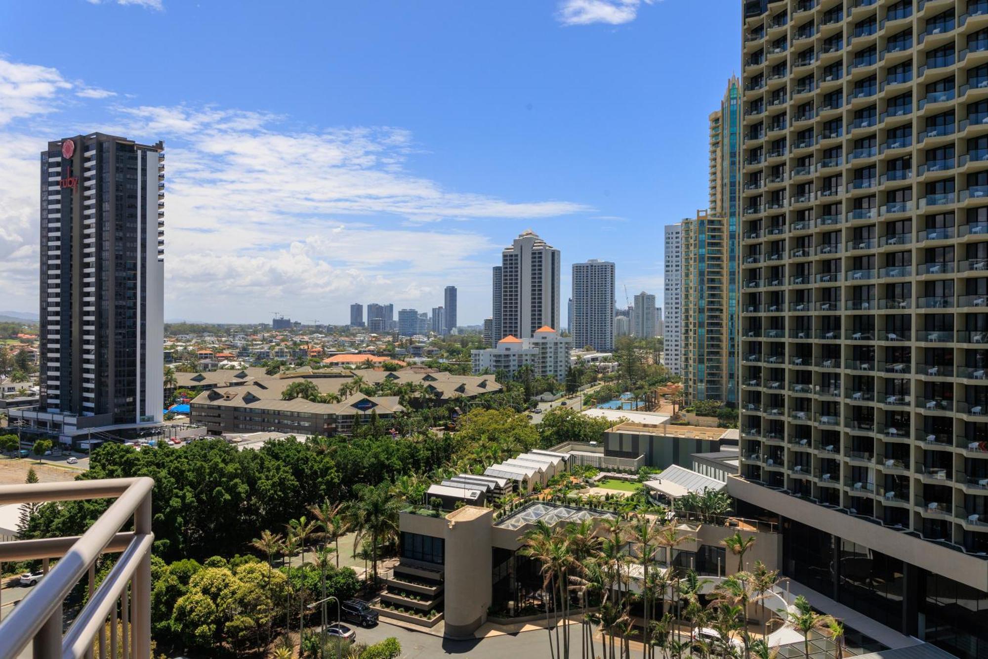Holiday Holiday Crown Towers Gold Coast Esterno foto