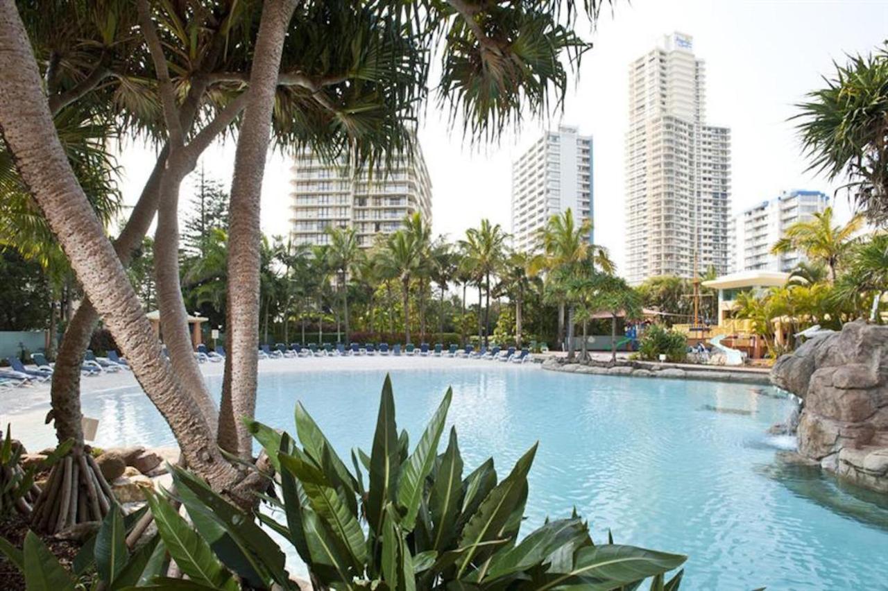 Holiday Holiday Crown Towers Gold Coast Esterno foto